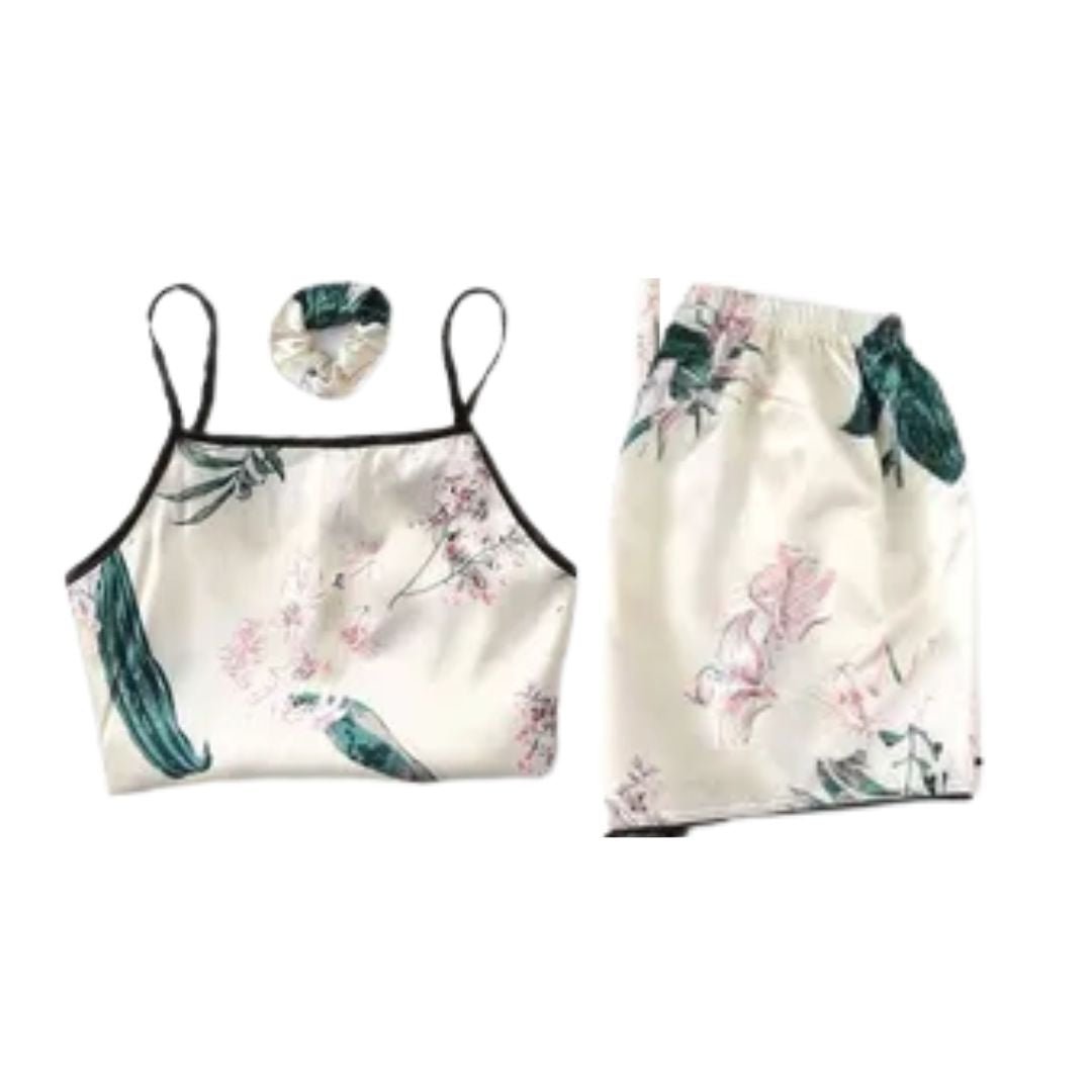 Pijama Satinada Blanca 2 Piezas Short Palmas - Sticky Bra #brasier_sin_espalda# #brasier_para_escotes# #brasier_para_vestido# #brasier_strapless# #brasier_adhesivo# #brasier_adherente# #brasier_de_silicon# #brasier_escot