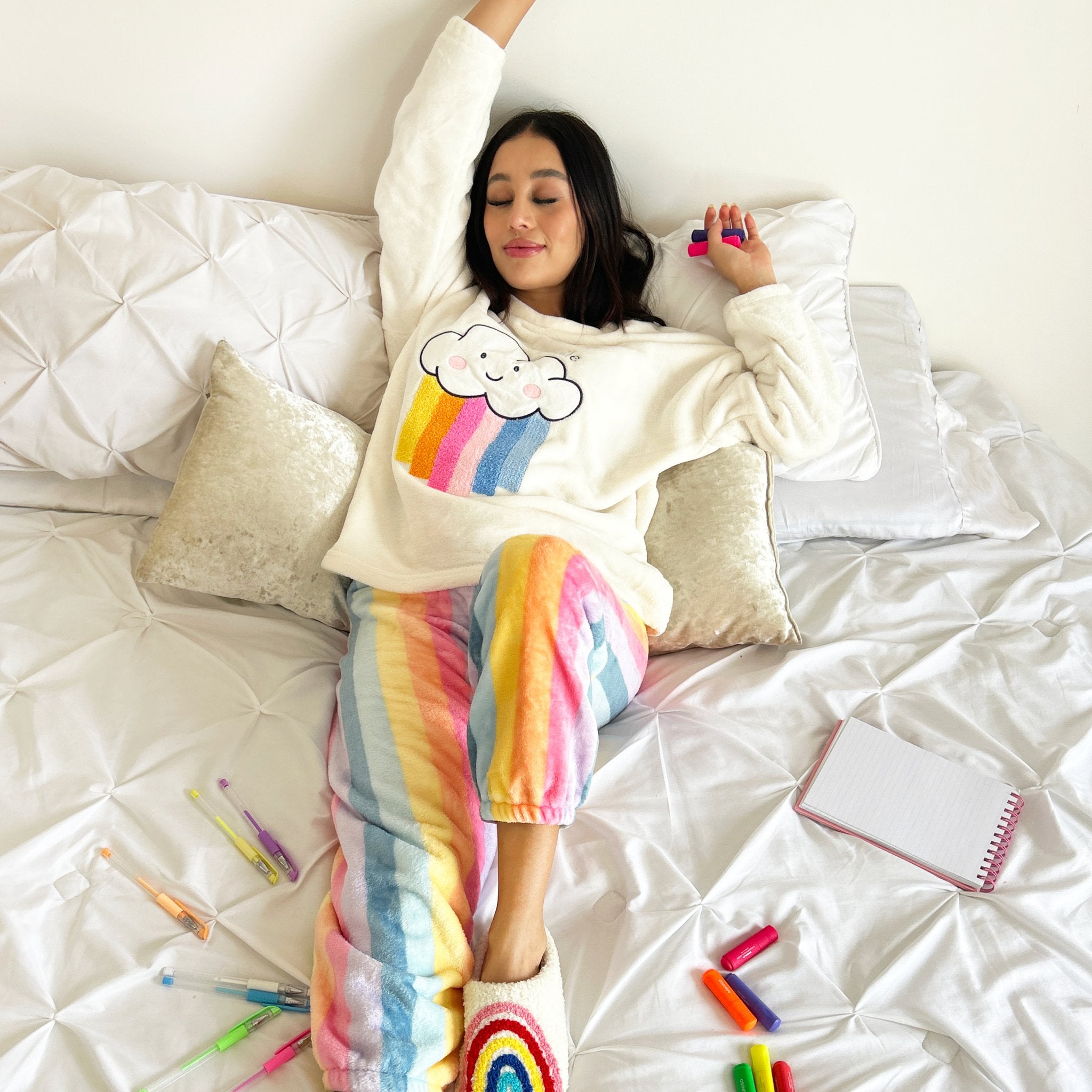 Pijama 2 Piezas Polar Arcoiris - Sticky Bra #brasier_sin_espalda# #brasier_para_escotes# #brasier_para_vestido# #brasier_strapless# #brasier_adhesivo# #brasier_adherente# #brasier_de_silicon# #brasier_escot