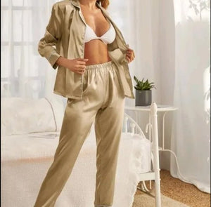 Pijama 2 Piezas Satinada - Sticky Bra #brasier_sin_espalda# #brasier_para_escotes# #brasier_para_vestido# #brasier_strapless# #brasier_adhesivo# #brasier_adherente# #brasier_de_silicon# #brasier_escot